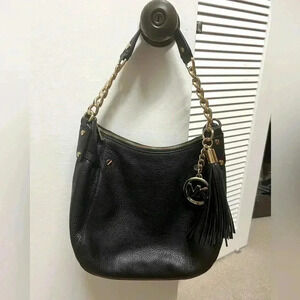 MICHAEL KORS BLACK OVER THE SHOULDER BAG